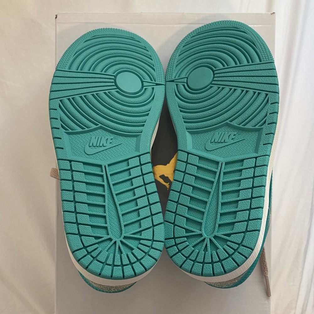 New WMNS AIR JORDAN Teal and Sanddrift Sneakers - Picture 4 of 11